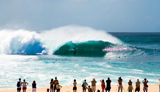 Hawaii Oahu Pipeline(c) Peter Liers